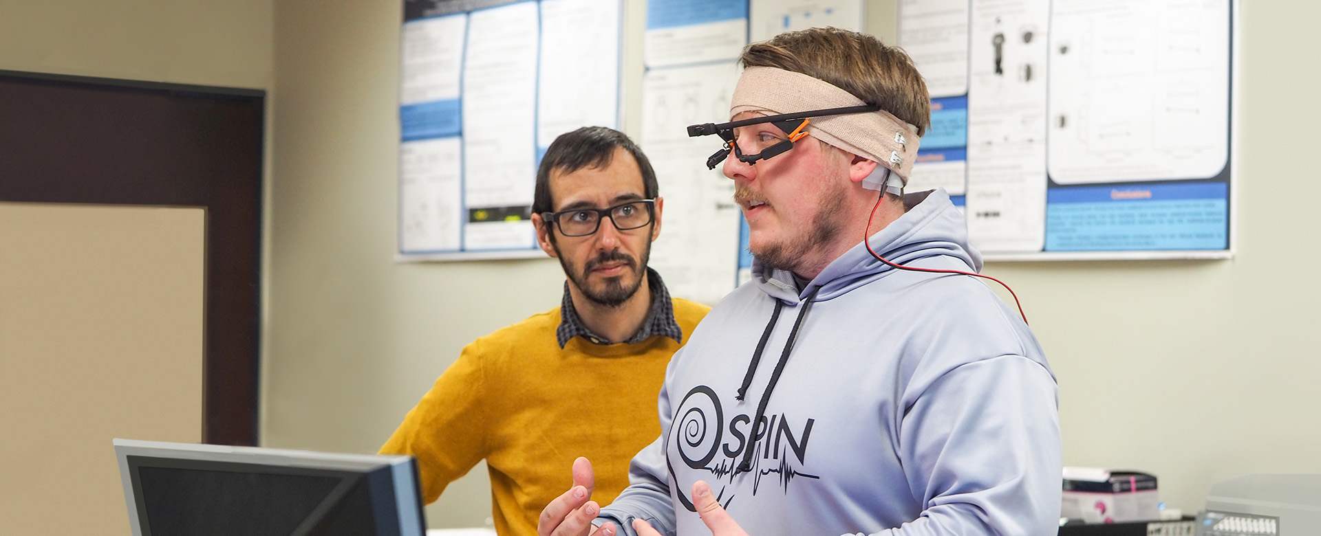 Researcher from the SPIN Lab track eye movements